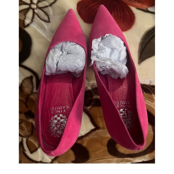 Brand New Vince Camuto Fuchsia Heels - Picture 4 of 5